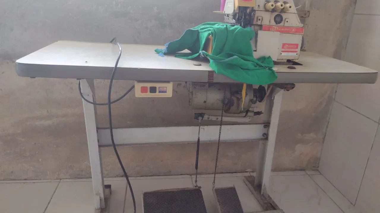 Máquina overloque  - Foto 2