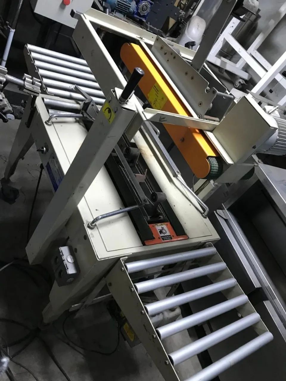 Fechadora de caixa semi automática Furnax RPB 05 - Foto 3