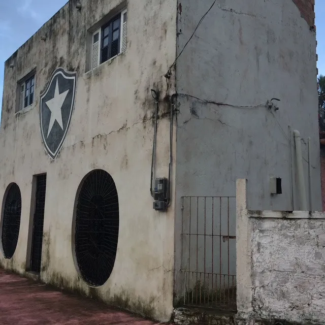 Vendo Casa com terreno grande na Avenida Beira Mar em Marudá-PA