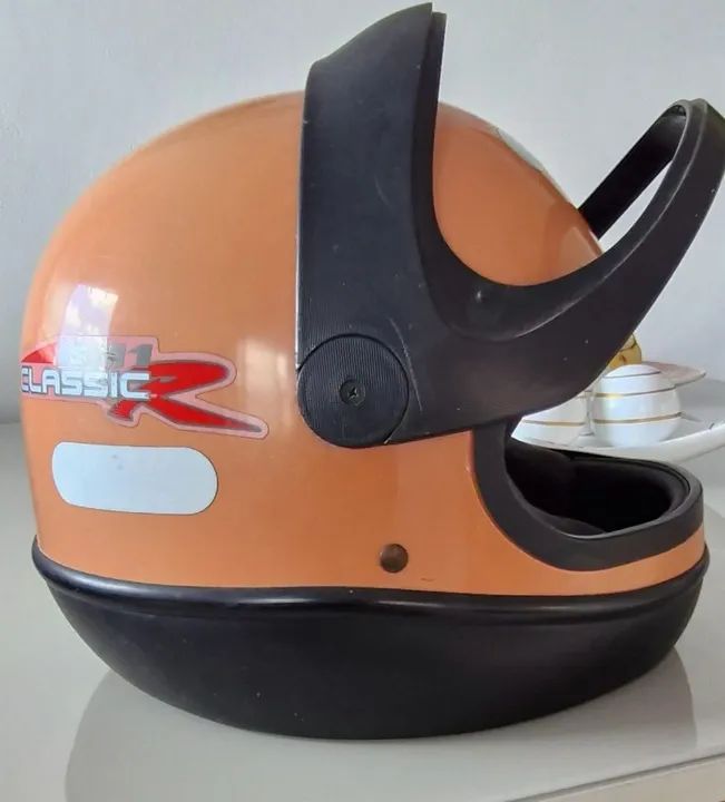 Capa de chuva e capacete  - Foto 3