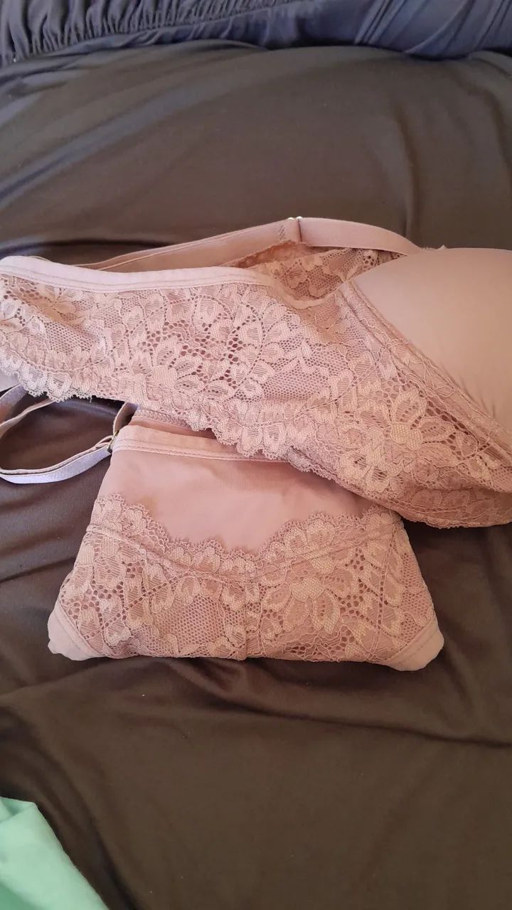 Conjunto de lingerie rosa com renda - Foto 2