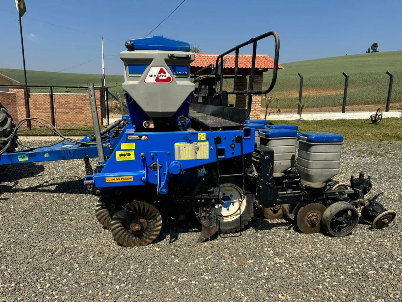 Plantadeira Semeato  9 linhas, aceito troca por camioneta ou automóvel de igual valor. - Foto 5