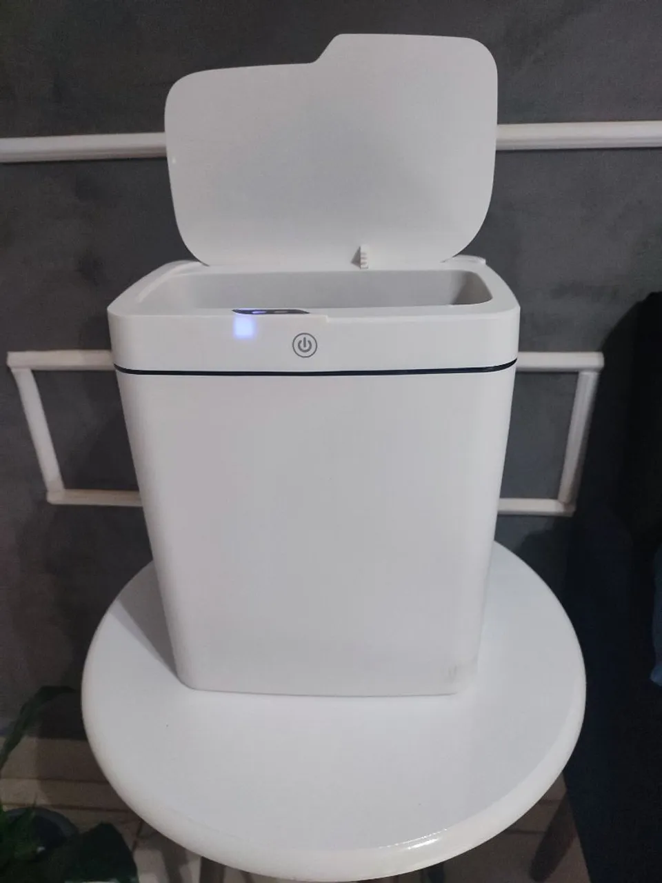 Lixeira Inteligente Automática com Sensor