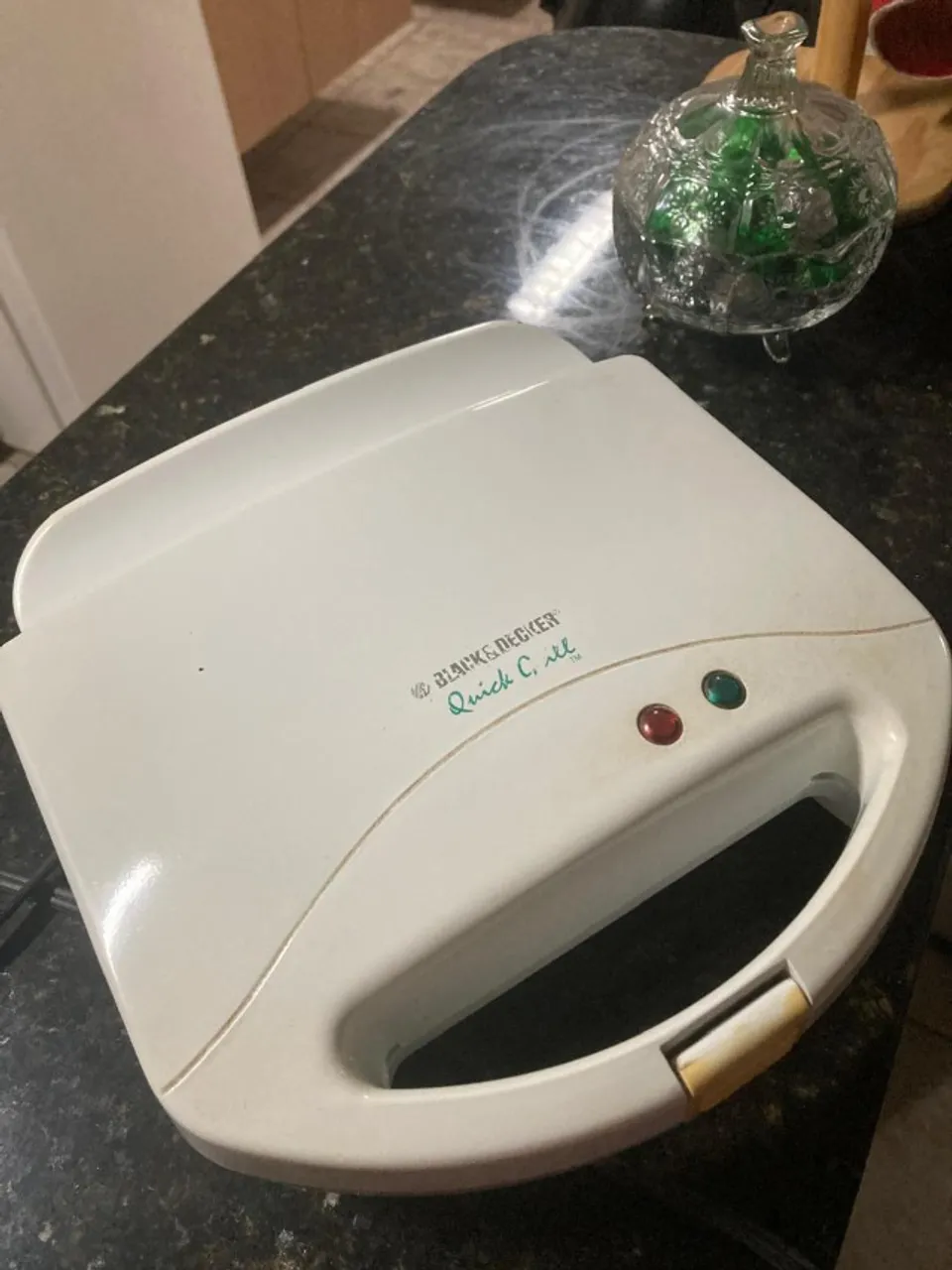 Black Decker Sanduicheira Elétrica, Ideal para preparação de Sanduíches e Mistos etc.,c