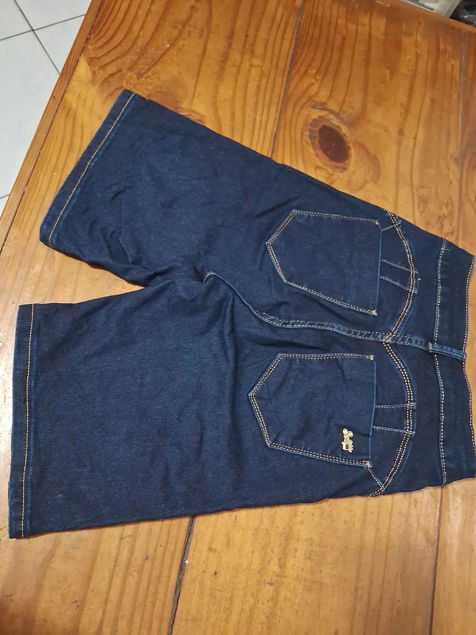 Bermuda Ciclista Feminina em jeans azul - Foto 2
