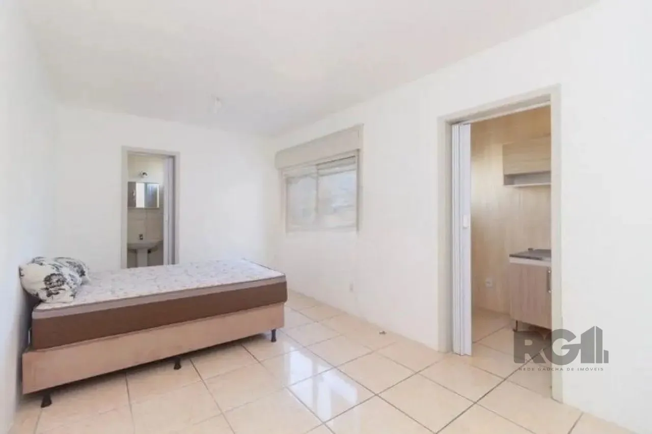 Apartamento para Aluguel no Menino Deus, 26 m² e 1 dormitório/quarto disponível.
