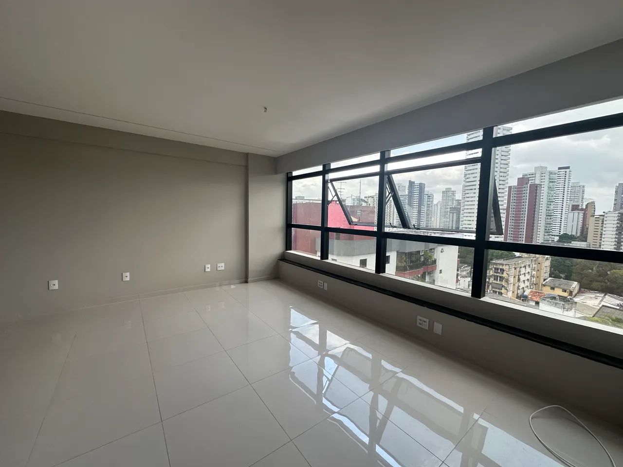 Alugo duas salas comerciais.