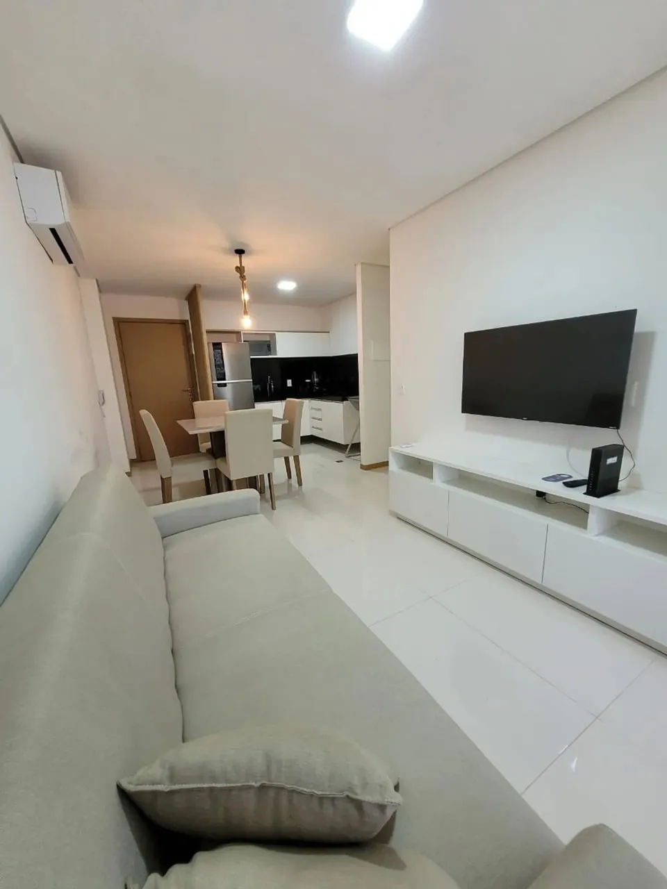 Alugo quarto e sala mobiliado no sky.