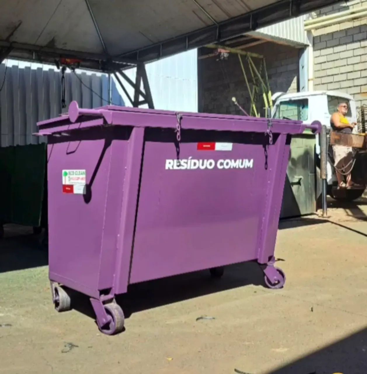 Lixeira contener basculante 1200lts 