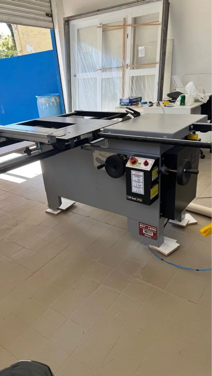 Serra Esquadrejadeira 