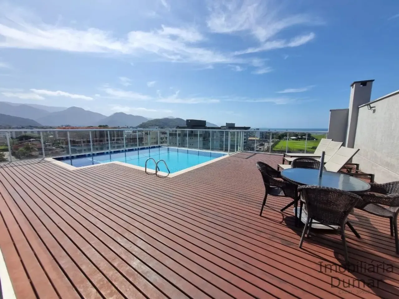 Lindo apto 3 domrs centro de Ubatuba com piscina no rooftop