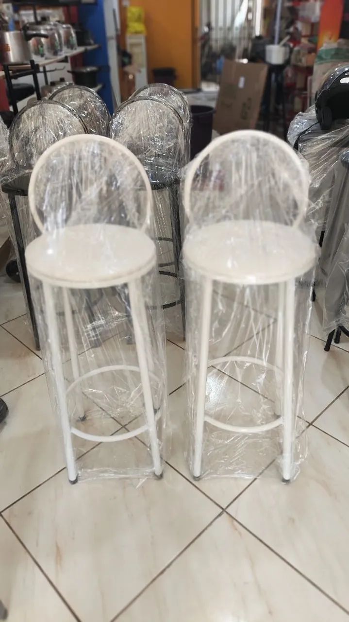 Banquetas Brancas com Encosto a unidade R$85,00  - Foto 3