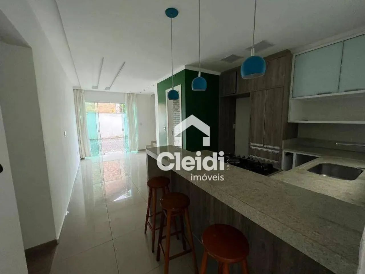 Casa com 3 dormitórios para alugar, 93 m² por R$ 4.040,00/mês - Bom Retiro - Joinville/SC - Foto 3