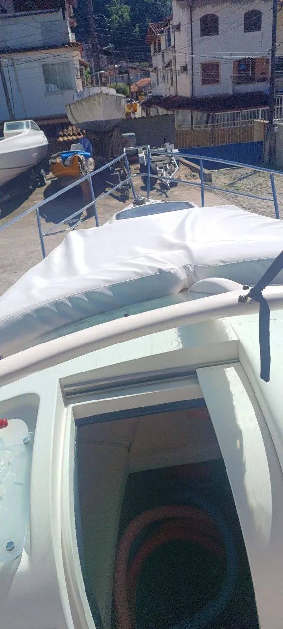 Lancha Real 26 cabinada 140 mil. Troco por jet-ski.  - Foto 3