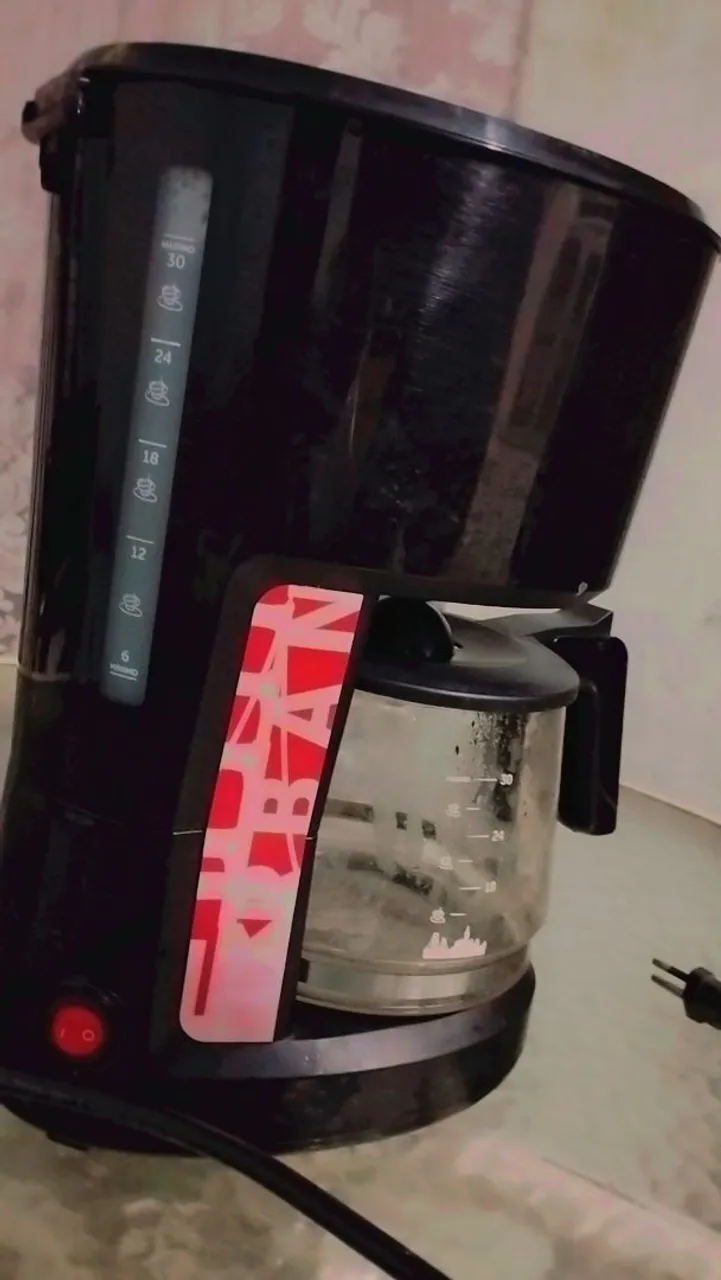Cafeteira Elétrica Semi-Nova