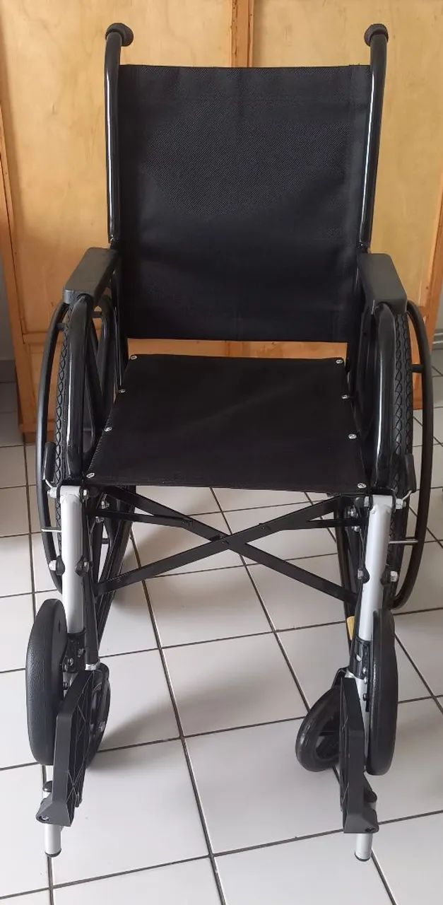 Wheelchair with leg elevation