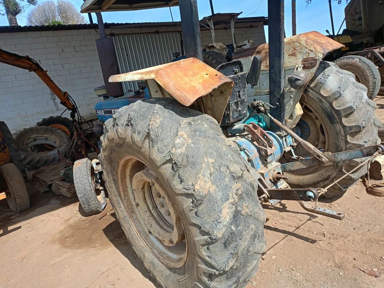 Trator Ford 4610 4x2 - Foto 2