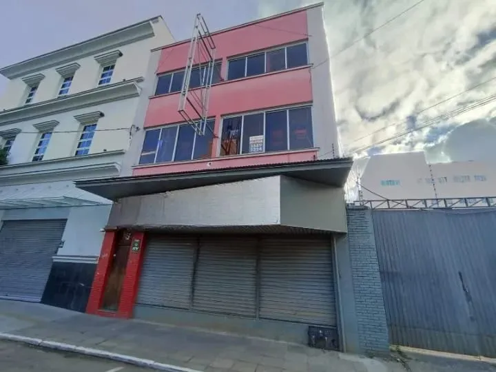 Sala para locação com 275m² no Centro de São Leopoldo RS, sala ampla, segundo piso, otima