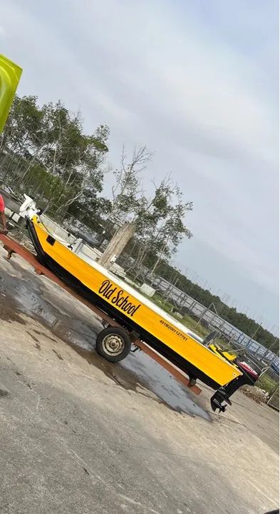 Barco semichato 4.50mts - Mercury 15hp