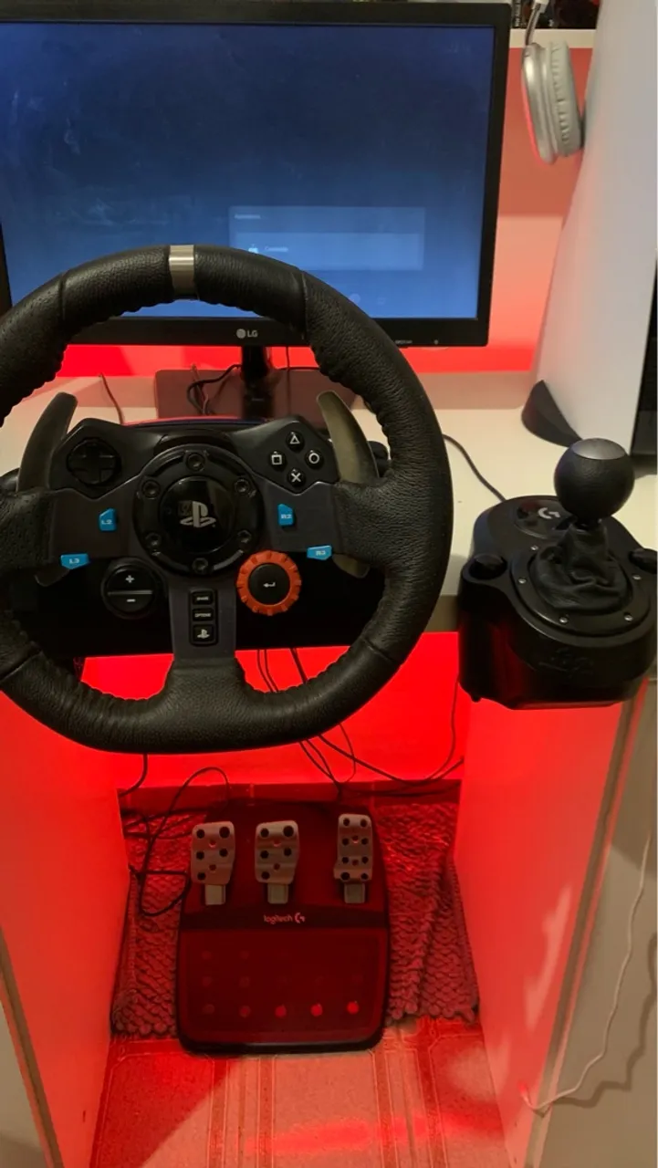 Volante Logitech G29 + Câmbio + Pedais - PS4/PS5 - Impecável