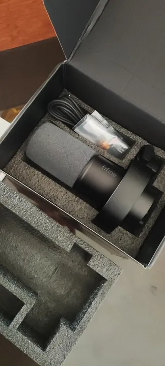 Microfone dinâmico FiFine K688 - USB/XLR (novo)