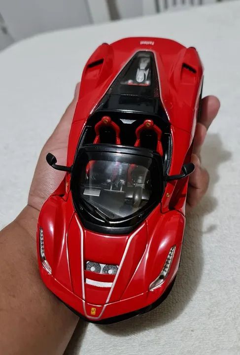Carrinho miniatura Ferrari Laferrari escala 1/24  - Foto 3
