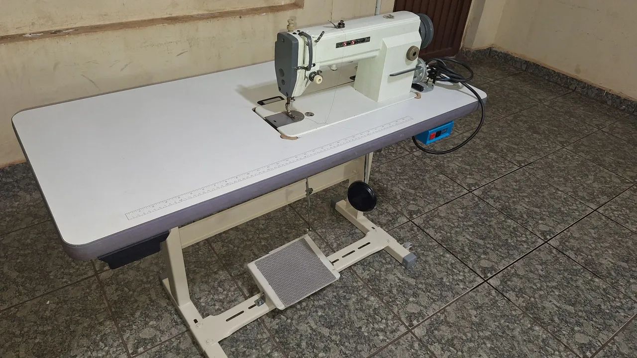Máquina de Costura Industrial - Foto 2
