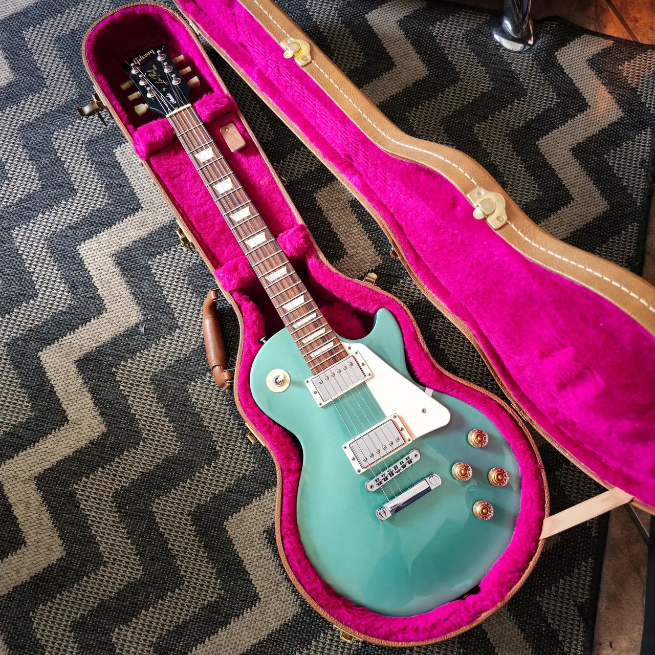Gibson inverness green 