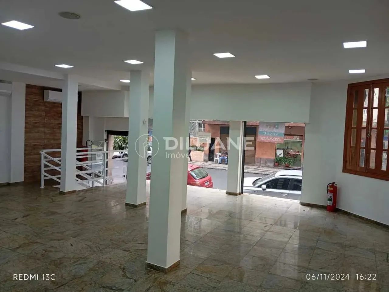 Loja 100m2 com 3 Ar-condicionados, Portão elétrico e Escritório