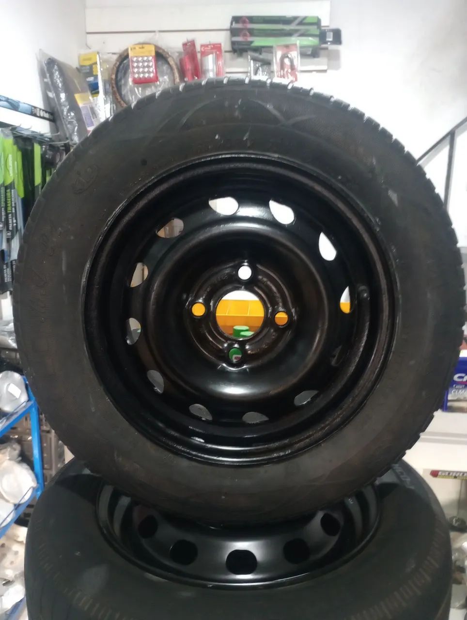 Roda celta Corsa Wind clássic Kadett Monza prisma. Estepe pronto  - Foto 4