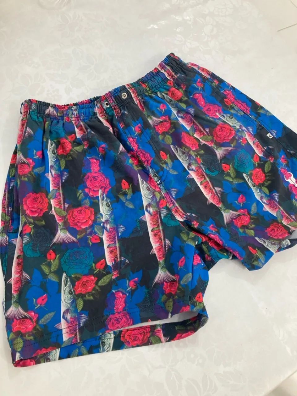 Shorts de Praia Toro Floral com Peixes - Estilo Único - Foto 2
