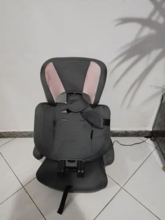 Cadeira de bebê semi nova  - Foto 3