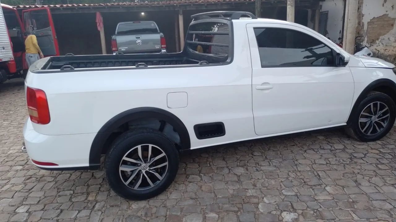 Saveiro 2020 bem conservada 