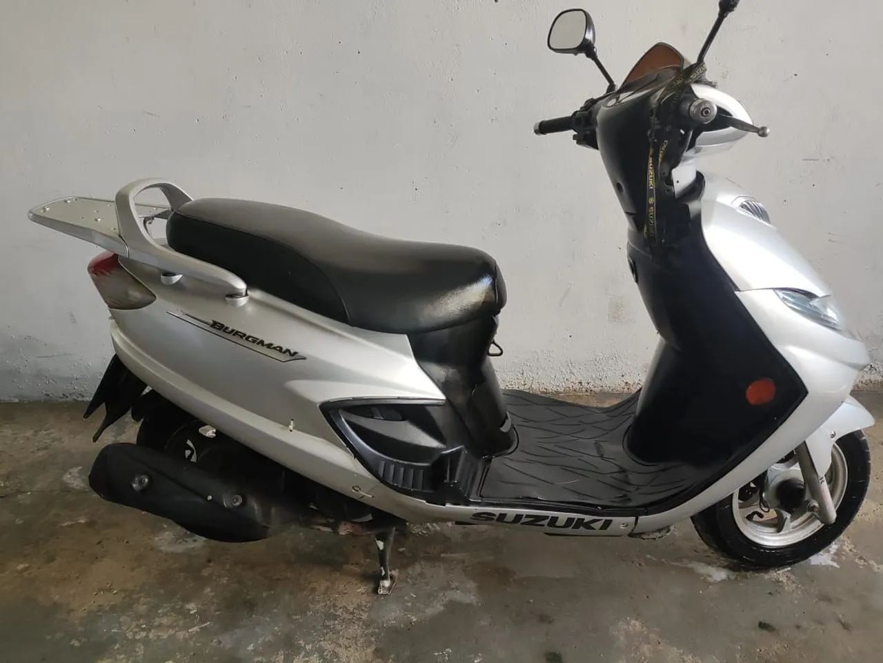 Vendo moto tudo regularizada
