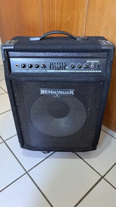 Amplificador Behringer para Baixo Ultrabass BXL3000a 300w