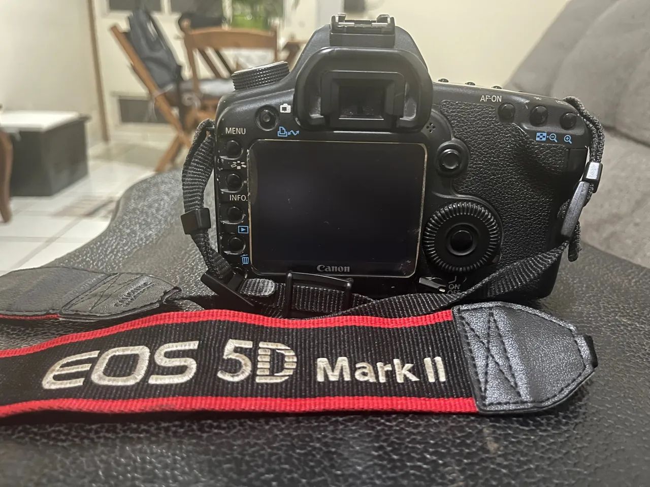 Canon EOS 5D Mark II + Lente 28-135mm + Acessórios - Foto 3