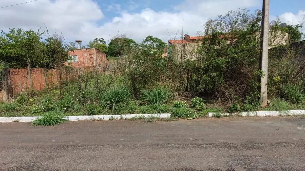 Lote 426,00m² (Asfalto e Agua, Duas Frentes) Residencial Vale das Brisas