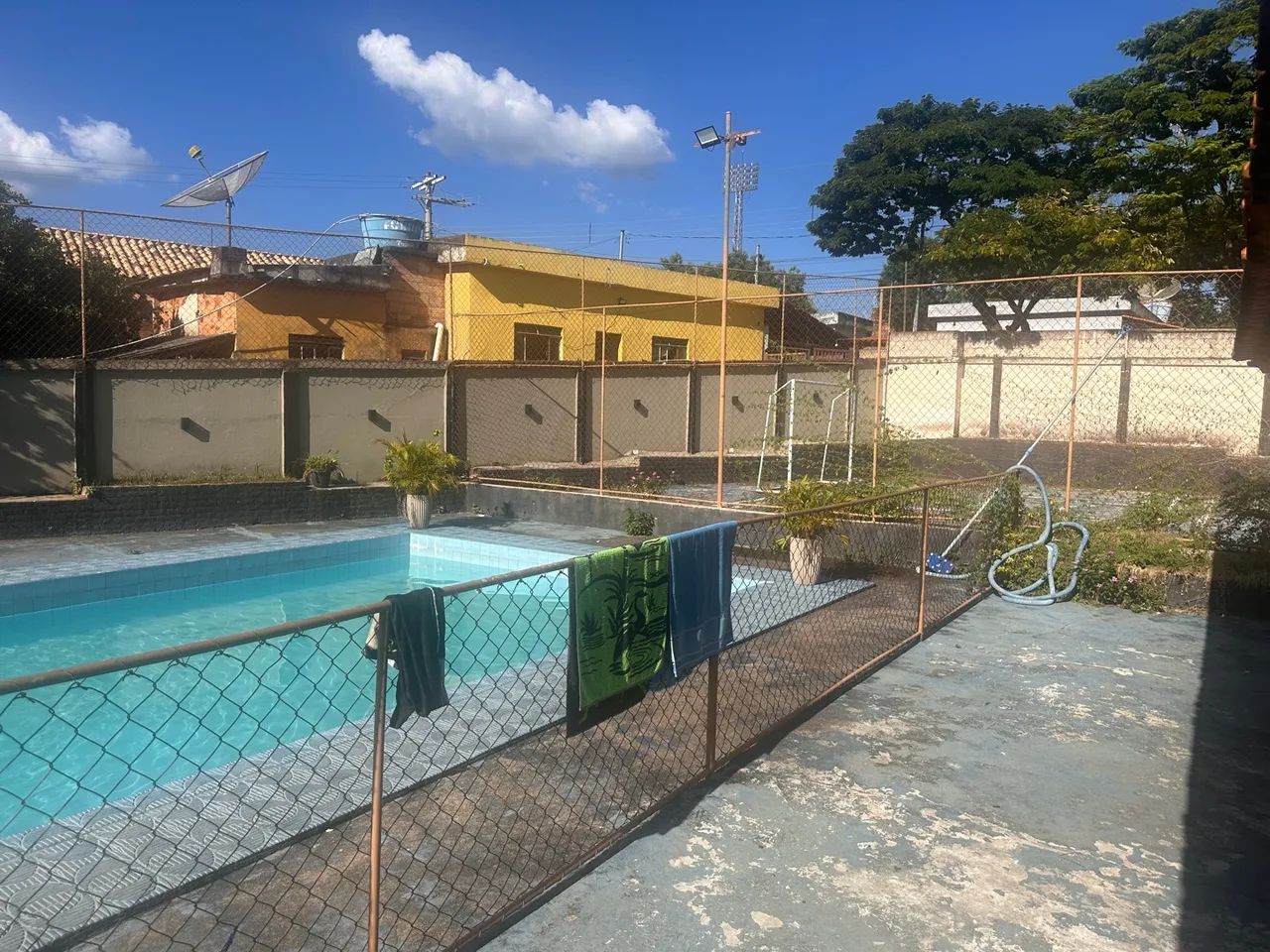 Quartos para Alugar em casa com Piscina e Quadra  - Lugar Tranquilo - Foto 2