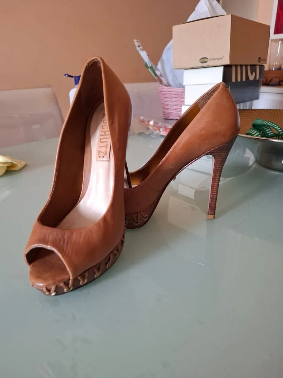 Sapato Schutz Peep Toe Marrom - Elegância nos seus pés!