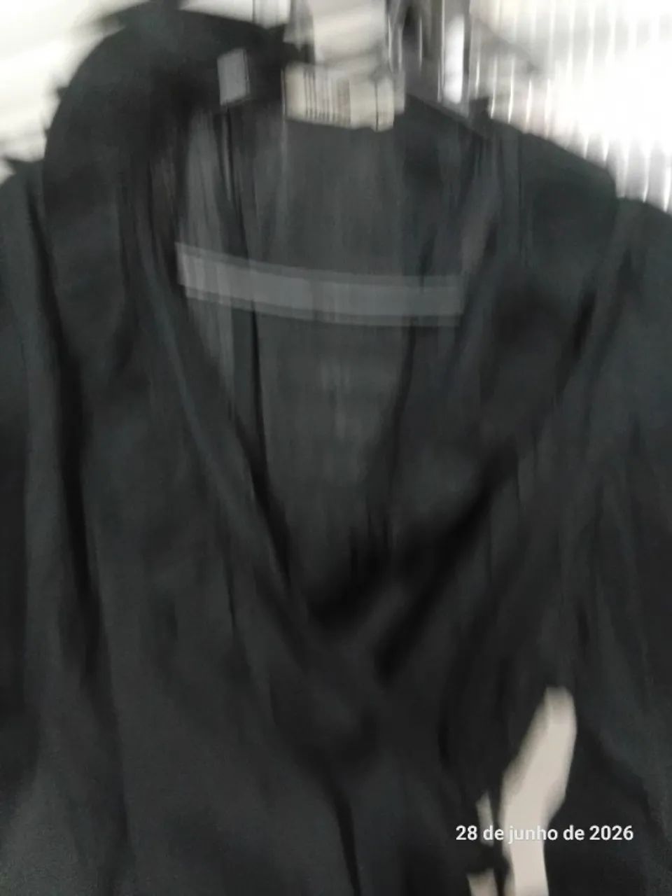 Blusa preta transpassada  - Foto 2