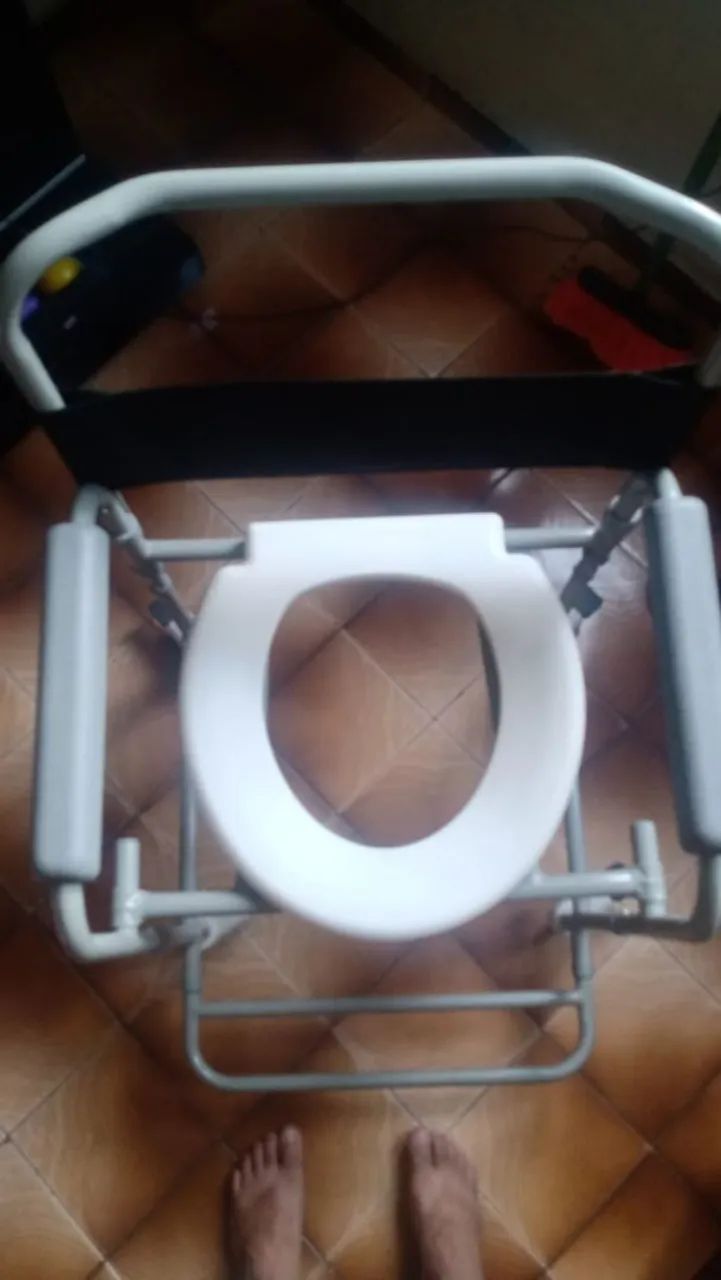 Cadeira Higiênica de Banho - Foto 2