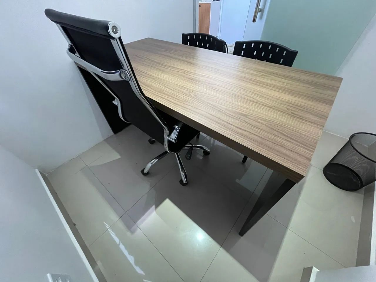 MESA DE ESCRITORIO 1.50x0.70 com CADEIRAS - LOJA IKONMIXOFFICE  - Foto 3