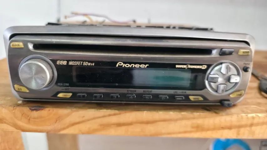 Radio Pionner DEH-2780 Funcionando