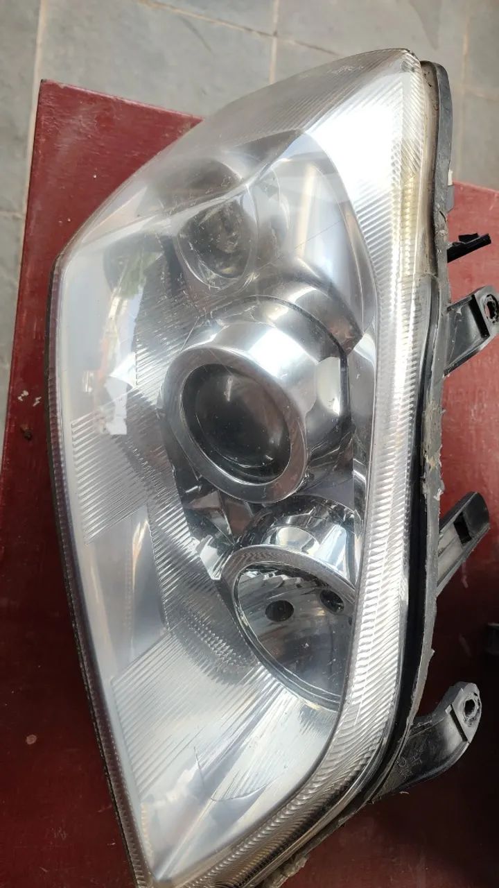Par de farol Astra 2011