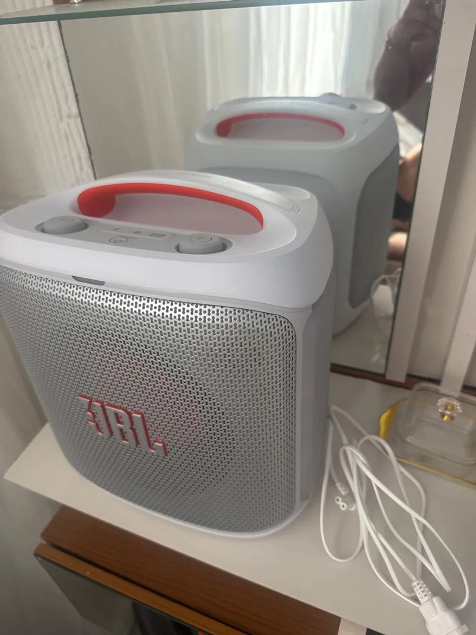 Vendo JBL nova lançamento 