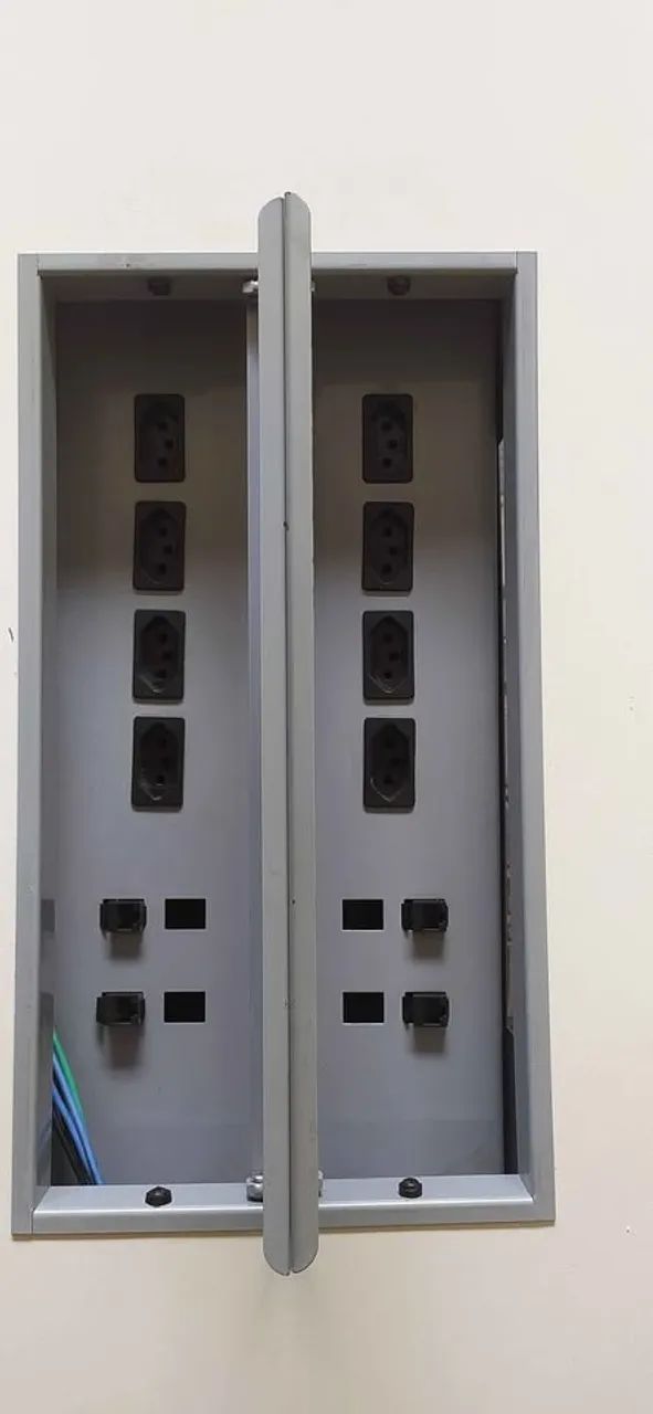 Mesa Reunião Plataforma Retangular 1,8*1*0,73m Pé Metal Trave e Caixa para Tomadas - Foto 4
