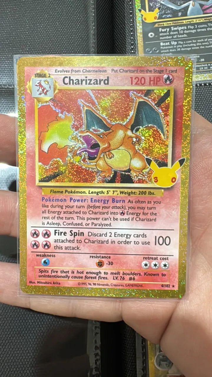 Charizard (004/30) 30 anos - Inglês NM