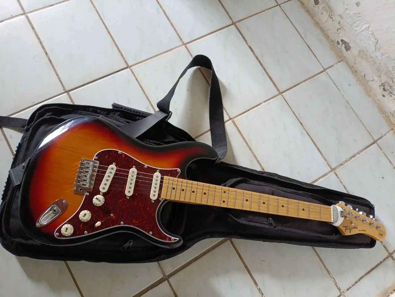 Guitarra e pedaleira+ case - Foto 2