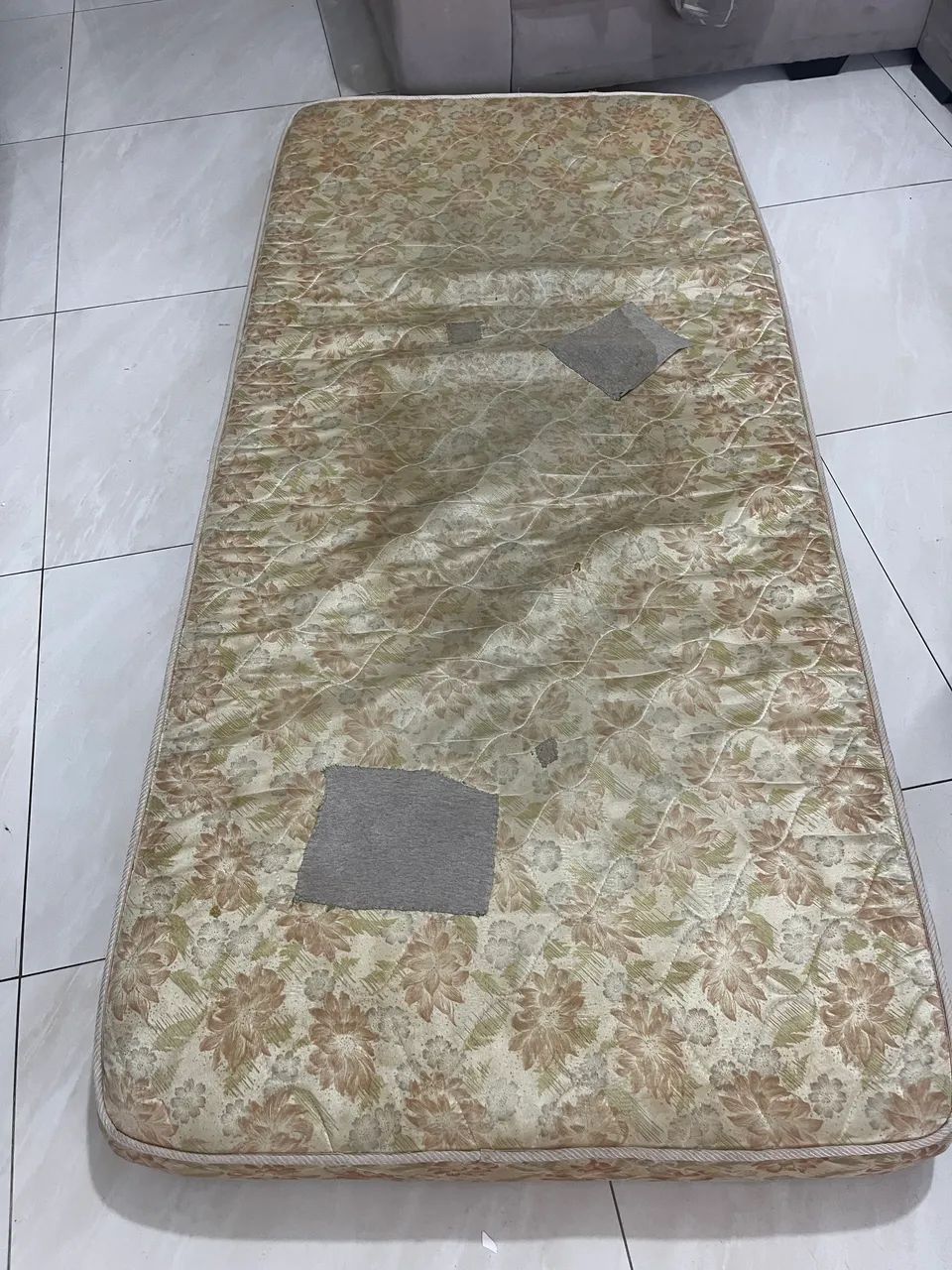Colchão solteiro usado - doação  - Foto 2
