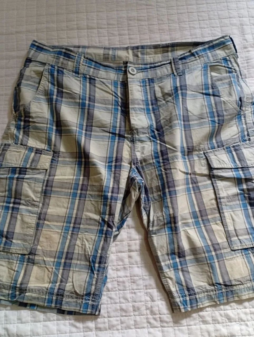 Bermuda masculina xadrez azul e branco 44/46 novinha!!!!! - Foto 2
